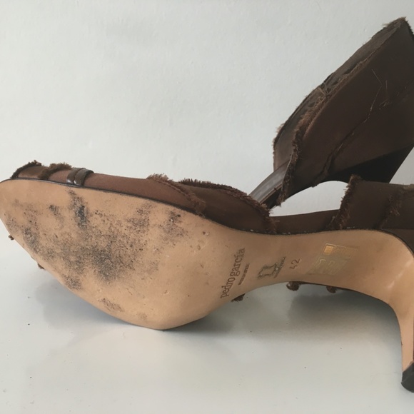 PEDRO GARCIA FRAYED SATIN SILK OPEN TOE HEELS W/ VINTAGE BROOCH SZ 42/US 11 - Picture 6 of 8